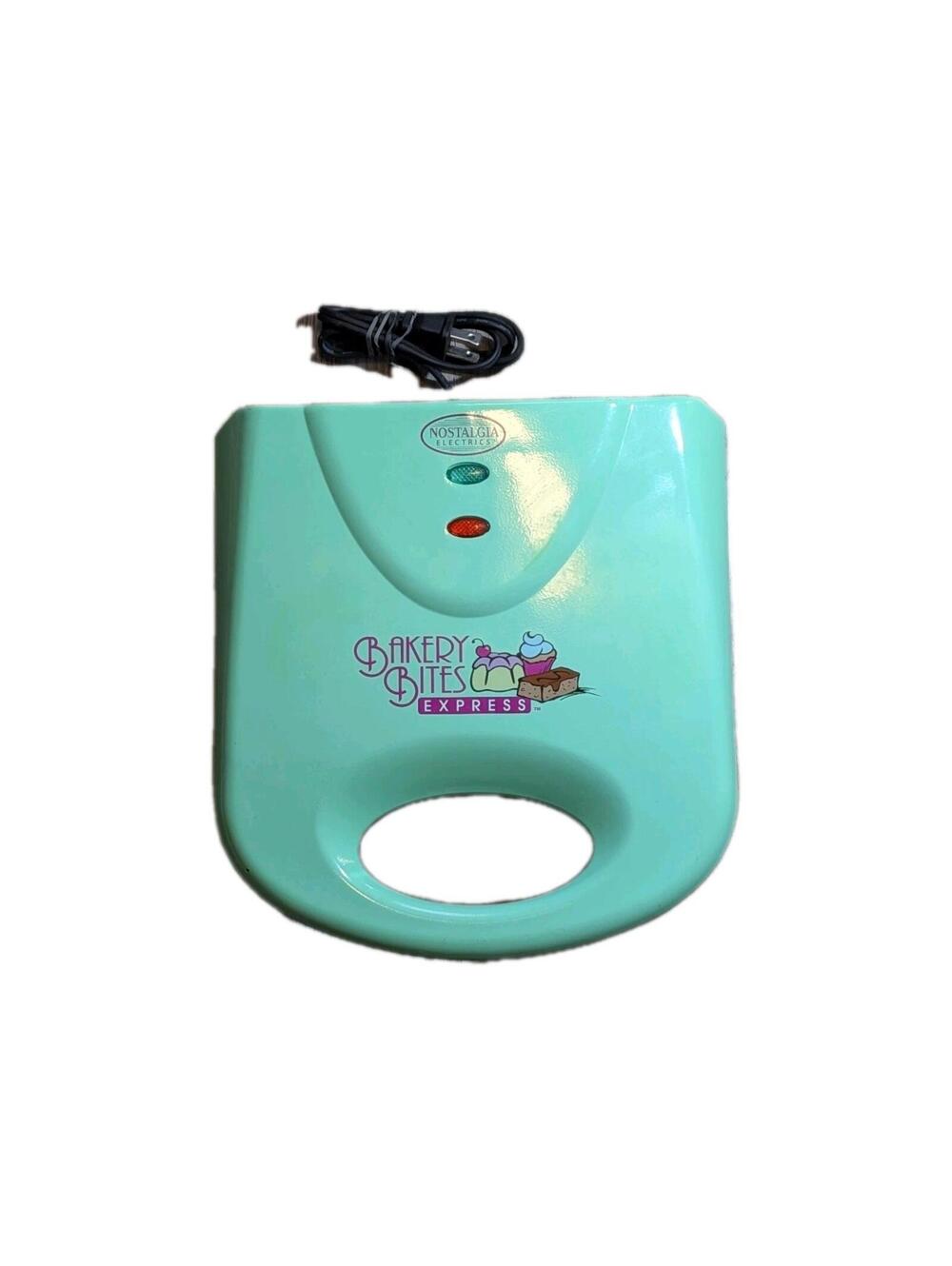 Nostalgia Bakery Bites Express Baking Machine Brownie Cupcake Bundt BSM300